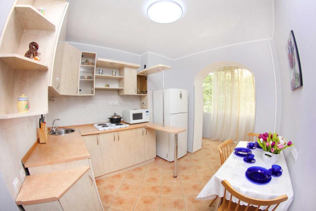 Comfortable Apartment, Samal 2 アルマトイ エクステリア 写真